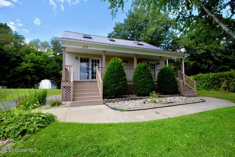 163 Lakeside Dr, Mayfield, NY 12117