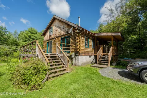 120 Howe Rd, Greenfield Center, NY 12833