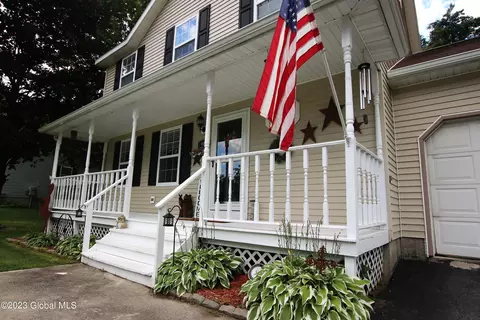44 Autumn Ln, Queensbury, NY 12804