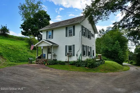 152 S Main St, Salem, NY 12865