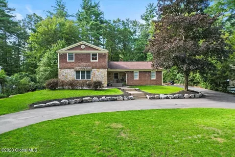 63 Fieldstone Dr, Gansevoort, NY 12831