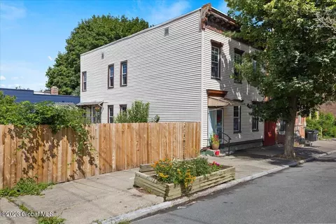 167 9th St, Troy, NY 12180