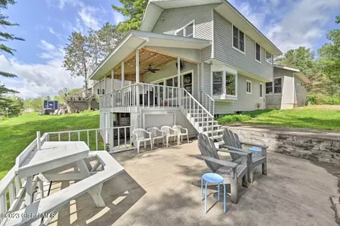 126 Longview Dr, Gloversville, NY 12078