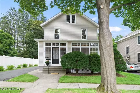 10 Seward St, Saratoga Springs, NY 12866