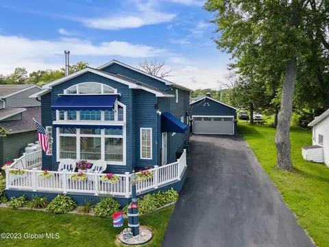14 Riley Cove Rd, Malta, NY 12020