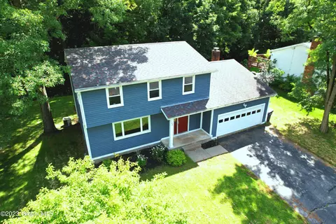 108 Hathorn Blvd, Saratoga Springs, NY 12866