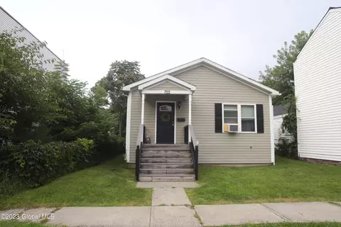 722 4th Ave, Troy, NY 12182
