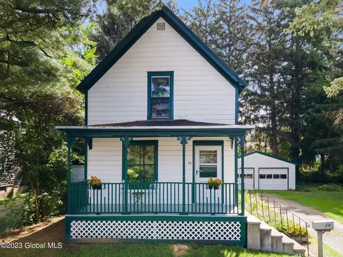 29 Livingston Ave, Schenectady, NY 12309