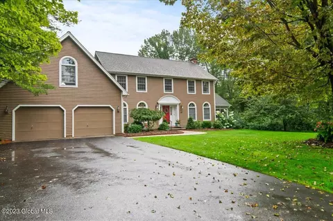 26 Fox Hollow Ln, Queensbury, NY 12804