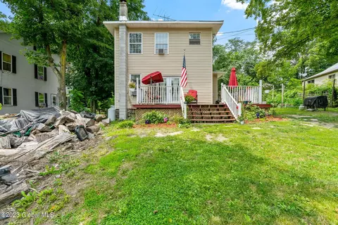 5 Canal St, Philmont, NY 12565