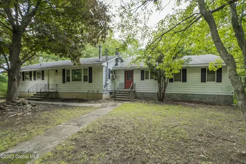 469 Brownell Rd, Ballston Spa, NY 12020
