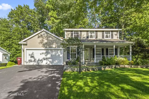 28 Archer Dr, Clifton Park, NY 12065