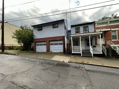 26 Benjamin St, Albany, NY 12202