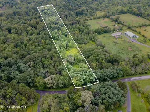 165 Cleveland Rd, Sloansville, NY 12031