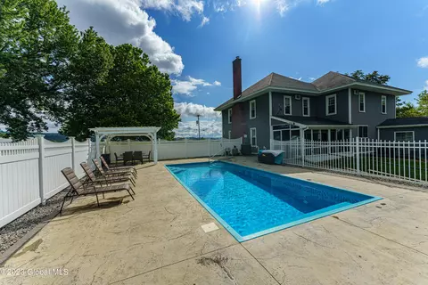 633 River Rd, Fort Plain, NY 13339