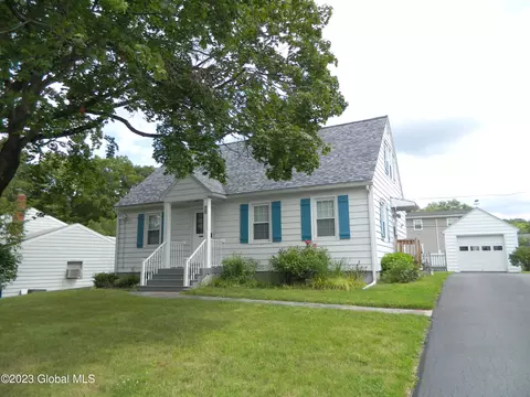 26 Pershing Ave, Rensselaer, NY 12144