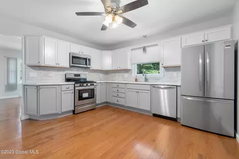 2811 Curry Rd, Schenectady, NY 12303 photo 6
