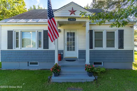 2811 Curry Rd, Schenectady, NY 12303 photo 2