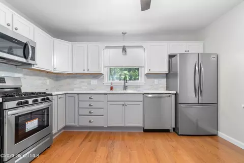 2811 Curry Rd, Schenectady, NY 12303 photo 9