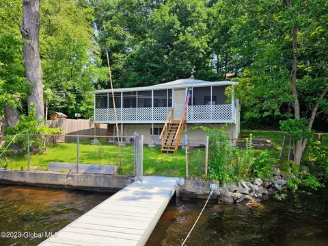 59 Terrace Dr, Lake Luzerne, NY 12846