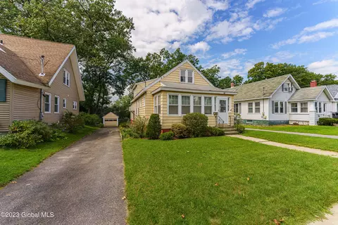 1235 Garner Ave, Schenectady, NY 12309 photo 3