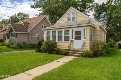 1235 Garner Ave, Schenectady, NY 12309 photo 2