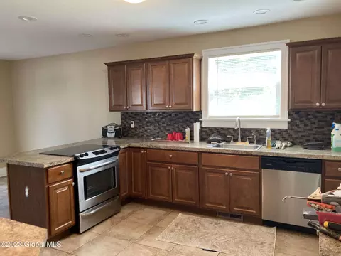 1158 Keyes Ave, Schenectady, NY 12309 photo 3