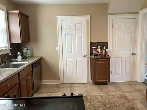 1158 Keyes Ave, Schenectady, NY 12309 photo 5