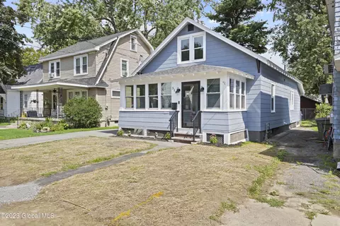 510 Charles St, Schenectady, NY 12302