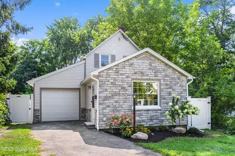 18 Eagle St, Scotia, NY 12302