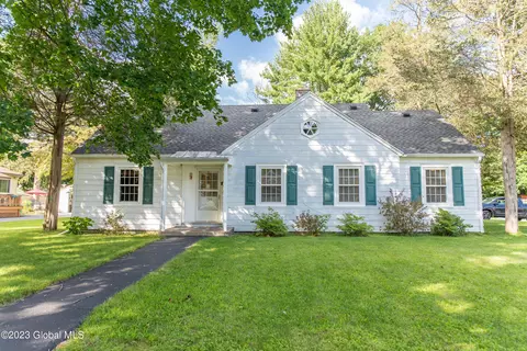 300 Alexander Ave, Glenville, NY 12302