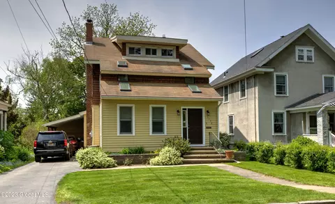 1179 Van Antwerp Rd, Niskayuna, NY 12309