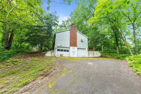 73 Blue Spruce Ln, Ballston Lake, NY 12019