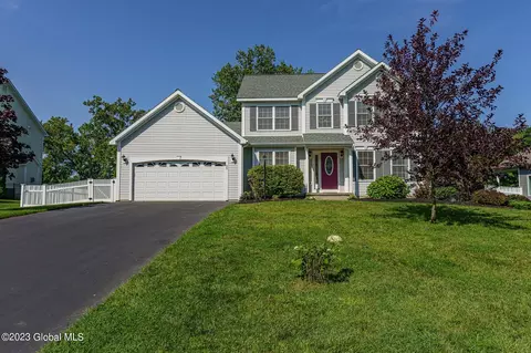 29 Amanda Way, Niskayuna, NY 12309