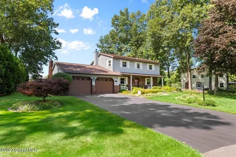 14 Inverness Ln, Clifton Park, NY 12065