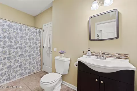 27 Brookside Dr, Saratoga Springs, NY 12866 photo 17