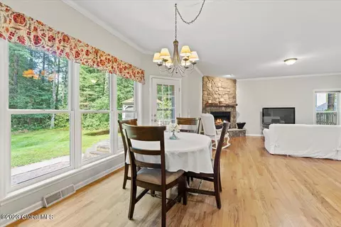 27 Brookside Dr, Saratoga Springs, NY 12866 photo 8