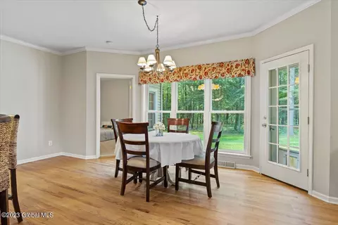 27 Brookside Dr, Saratoga Springs, NY 12866 photo 14