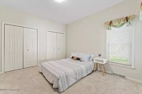 27 Brookside Dr, Saratoga Springs, NY 12866 photo 15