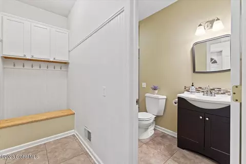 27 Brookside Dr, Saratoga Springs, NY 12866 photo 18