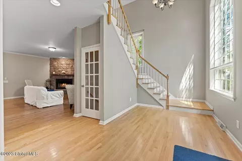 27 Brookside Dr, Saratoga Springs, NY 12866 photo 4