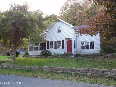 177 Rockhill Rd, Voorheesville, NY 12186