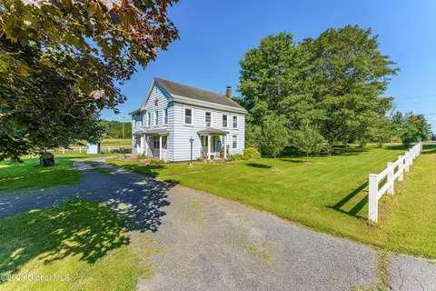 5 Gillis Hill Ln, Salem, NY 12865