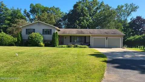 12 Woodcrest Dr, South Glens Falls, NY 12803