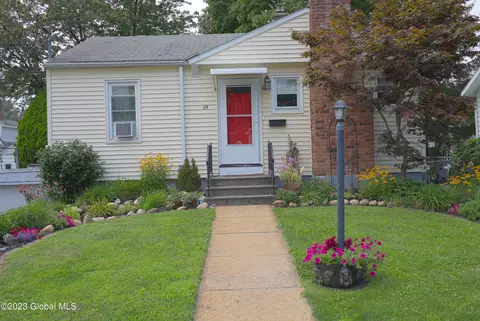 24 Grove Ave, Latham, NY 12110