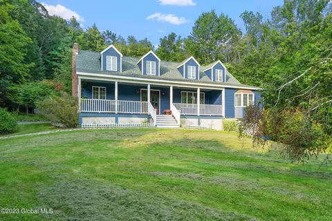360 N Nassau Rd, Averill Park, NY 12018