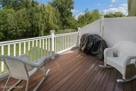 174 Paddock Cir, Schenectady, NY 12306 photo 22