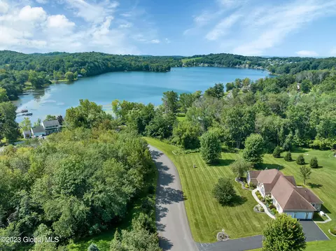 1 Tiffany Pl, Wynantskill, NY 12198