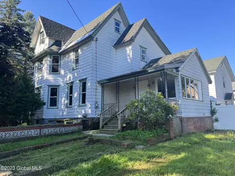 83 Prospect Ave, Gloversville, NY 12078