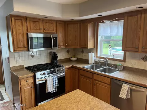 214 Veeder Rd, Fonda, NY 12068 photo 13